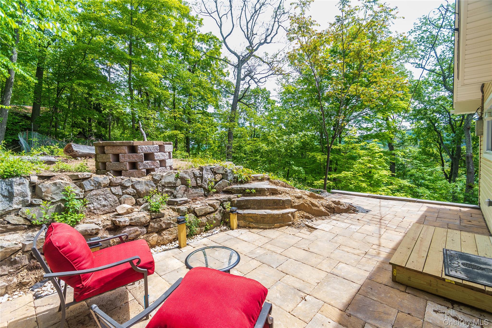 71 Deer Trail North – For Sale photo 4