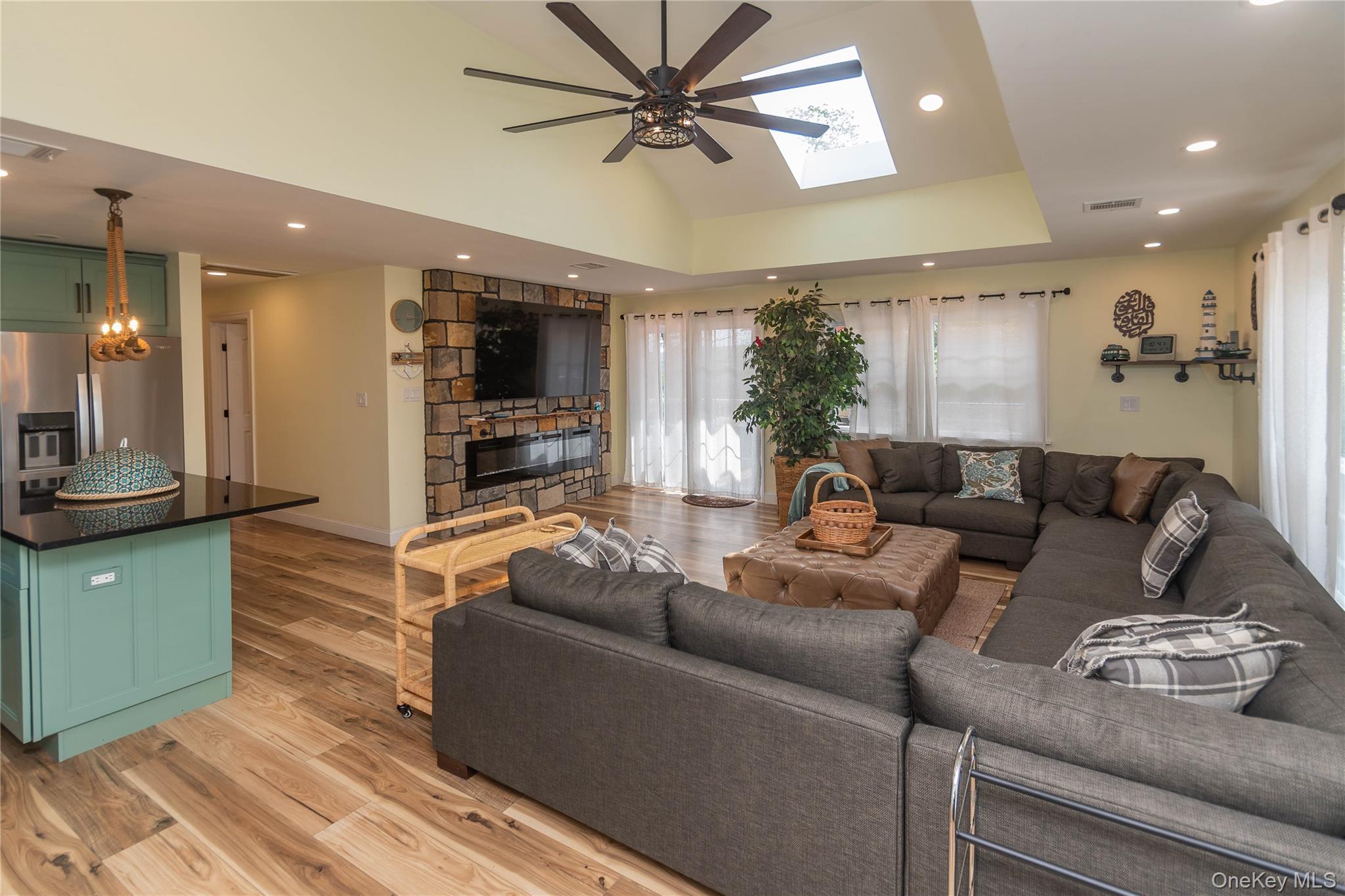 71 Deer Trail North – For Sale photo 12