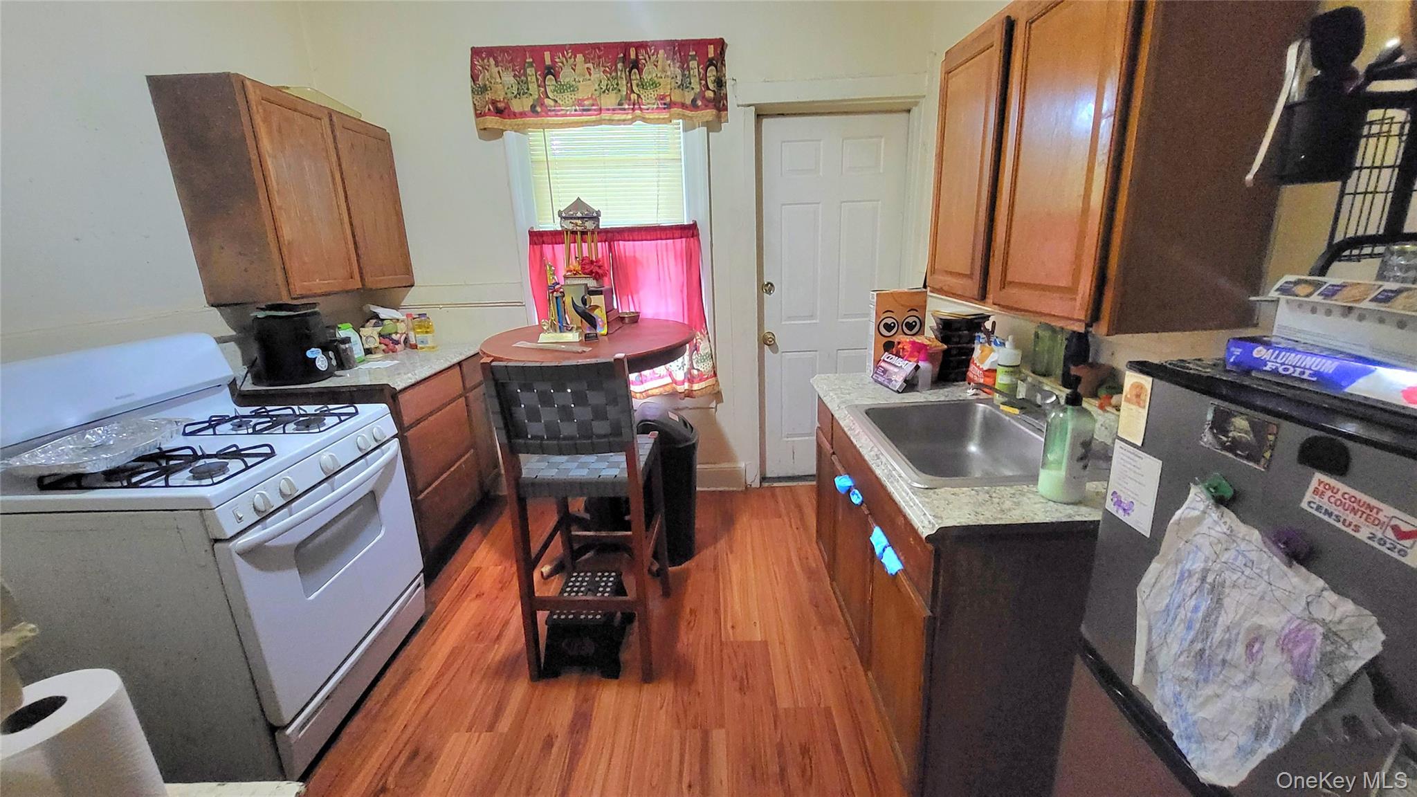 242 Mansion Street – For Sale photo 2