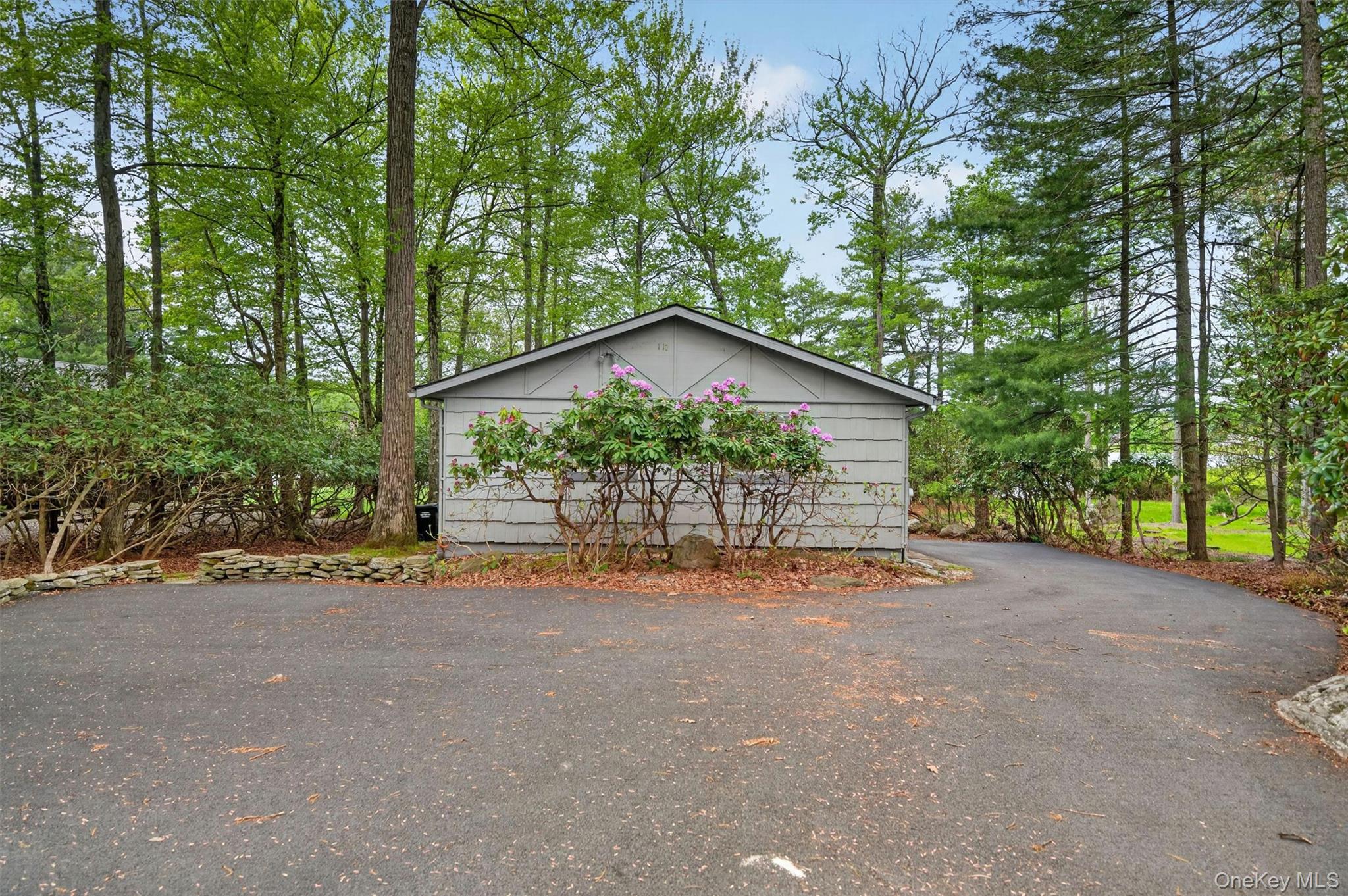 117 Lake Shore Drive W – For Sale photo 6