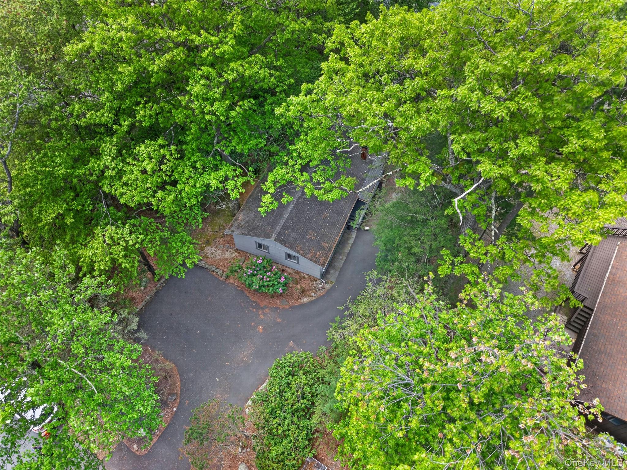 117 Lake Shore Drive W – For Sale photo 3