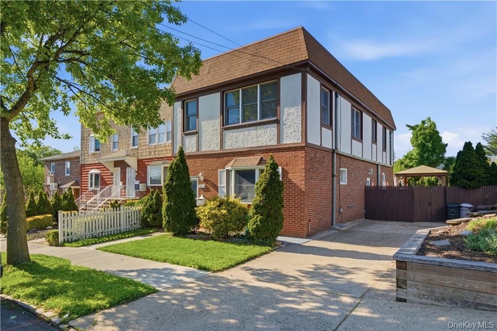 125-11 7th Avenue – For Sale photo 2
