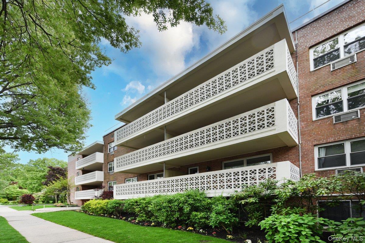 50 HILL PARK Avenue, Unit 1-L photo 11
