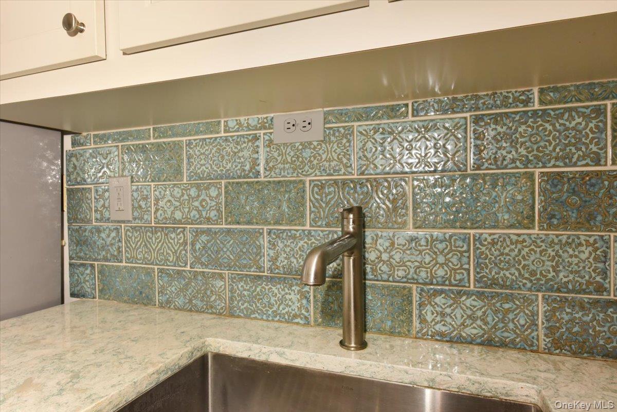 50 HILL PARK Avenue, Unit 1-L photo 21