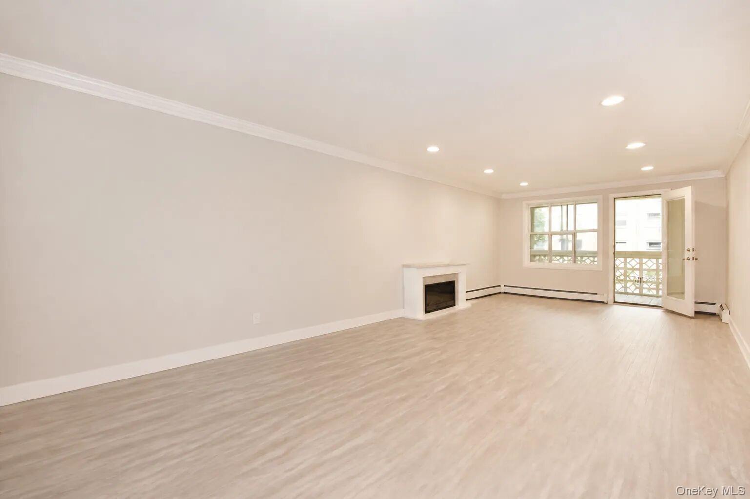 50 HILL PARK Avenue, Unit 1-L photo 5