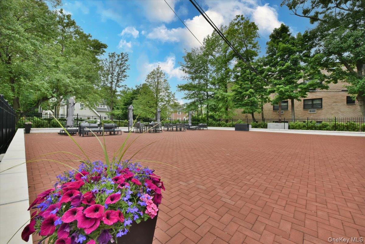 50 HILL PARK Avenue, Unit 1-L photo 28
