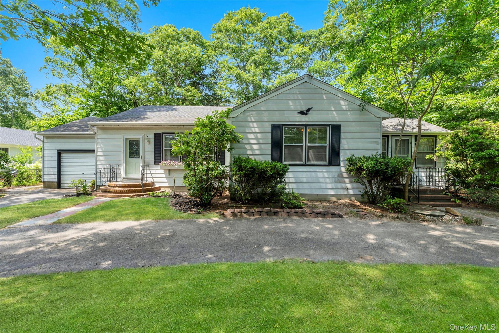 62 Squires Avenue – For Sale
