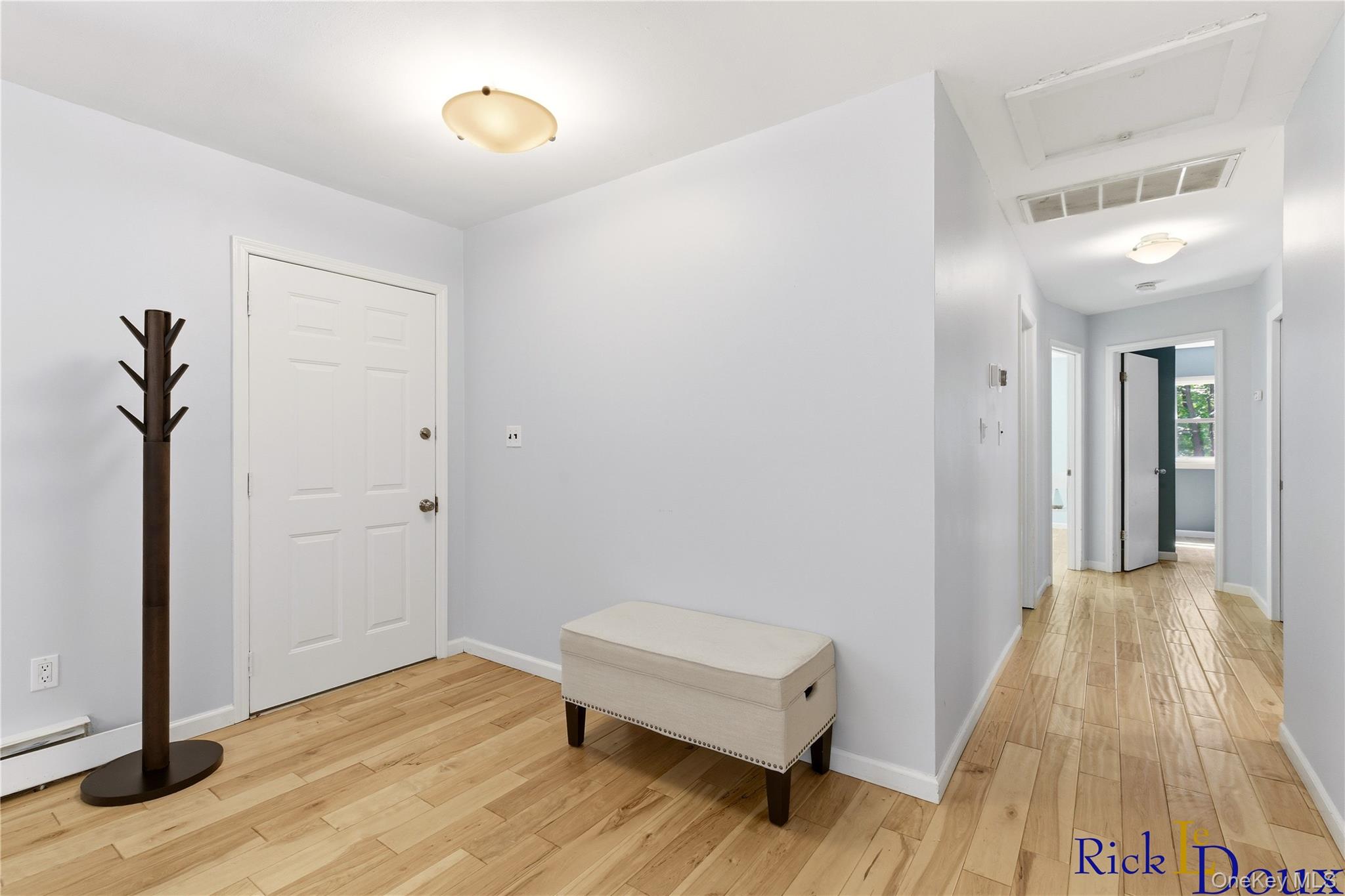 223 Old Post Road – For Sale photo 3