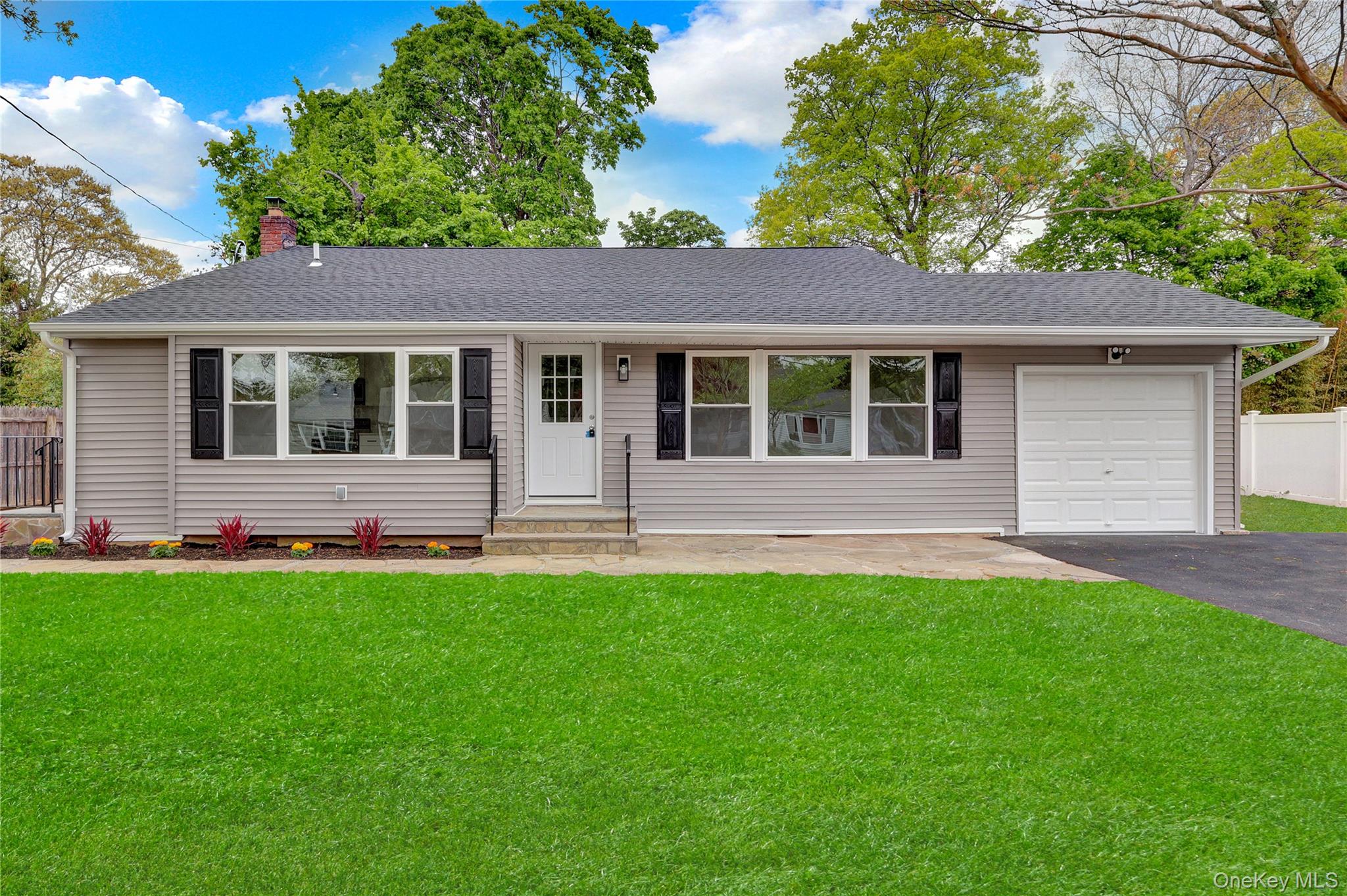 15 Glenwood Lane – For Sale