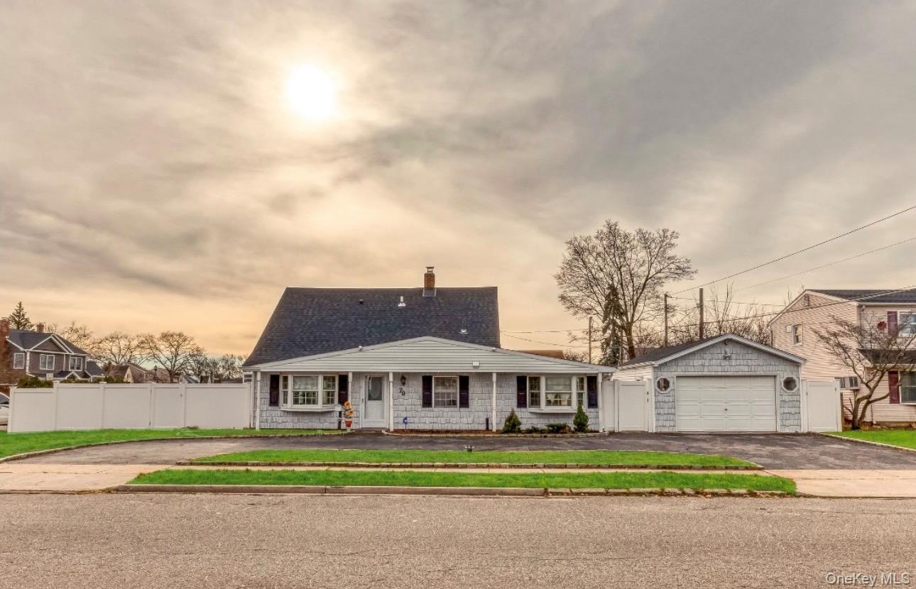 70 Sycamore Lane – For Sale