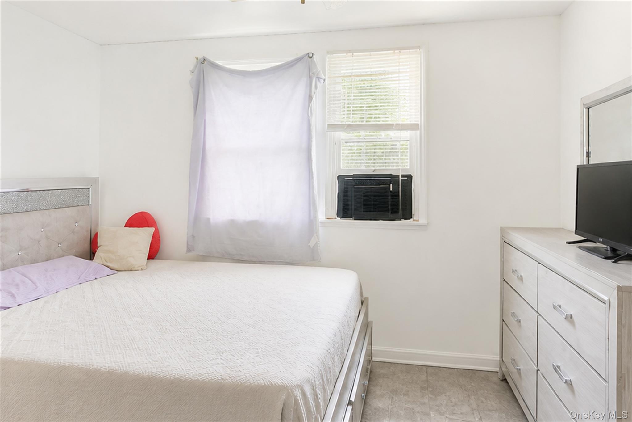 5033 Main Street – For Sale photo 7