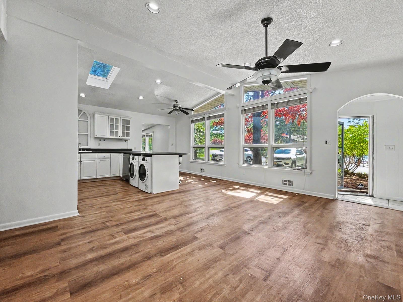 198 Lake Shore Drive E – For Sale photo 7