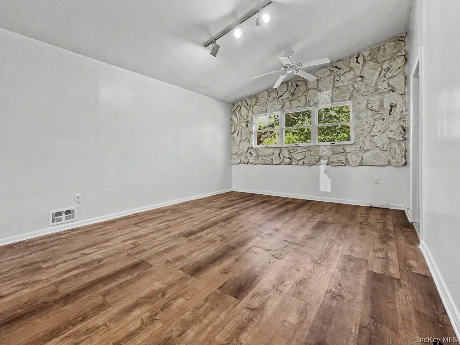 198 Lake Shore Drive E – For Sale photo 15