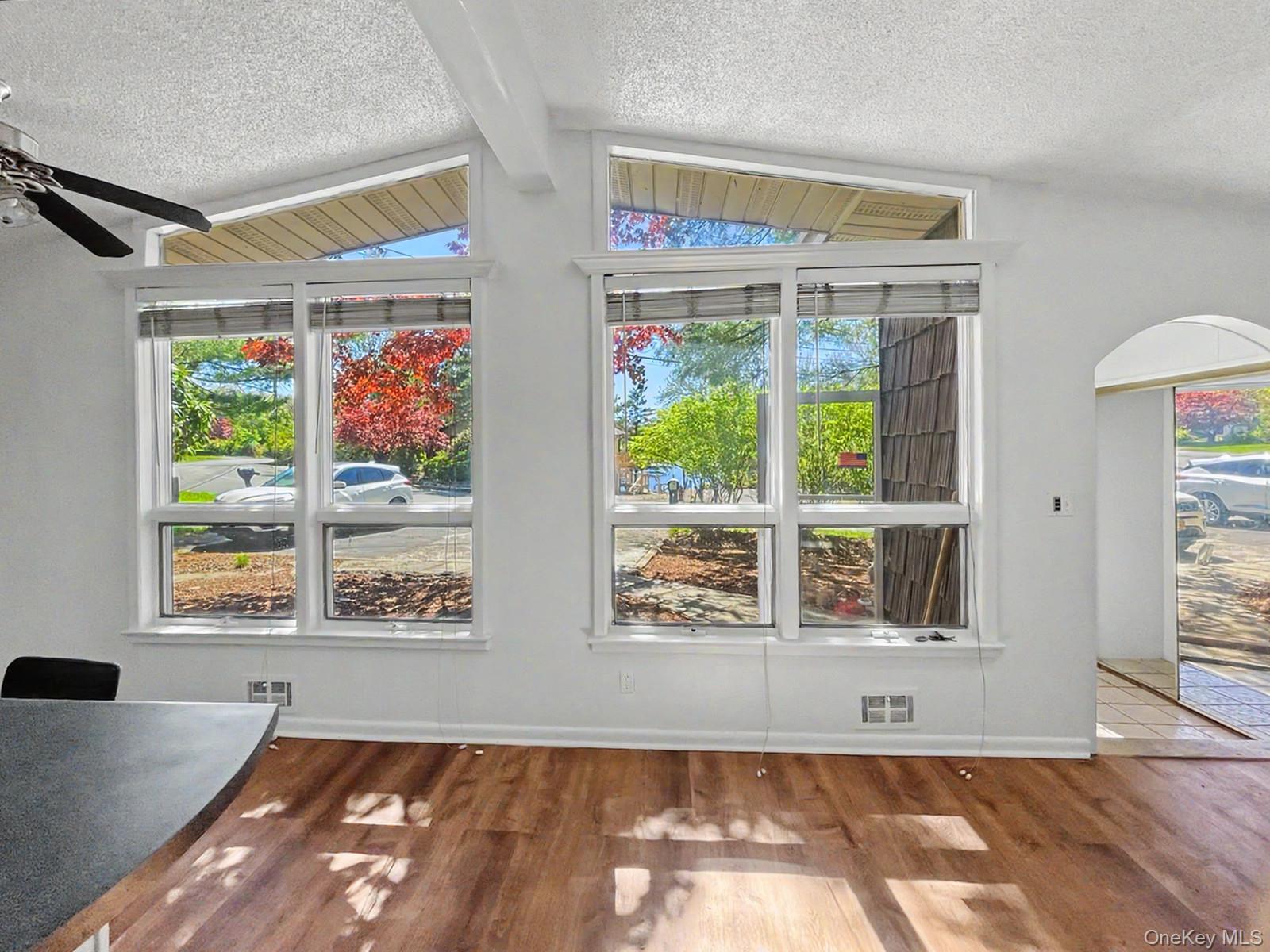 198 Lake Shore Drive E – For Sale photo 6