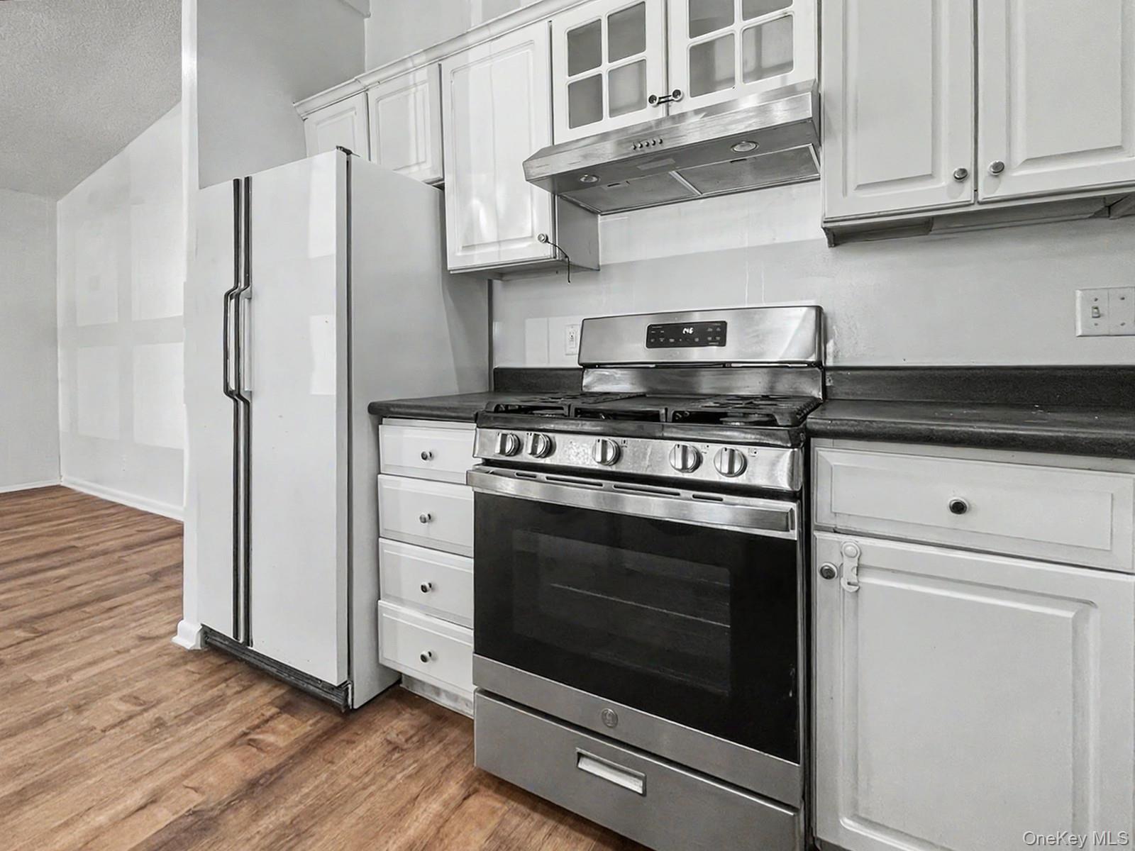 198 Lake Shore Drive E – For Sale photo 10