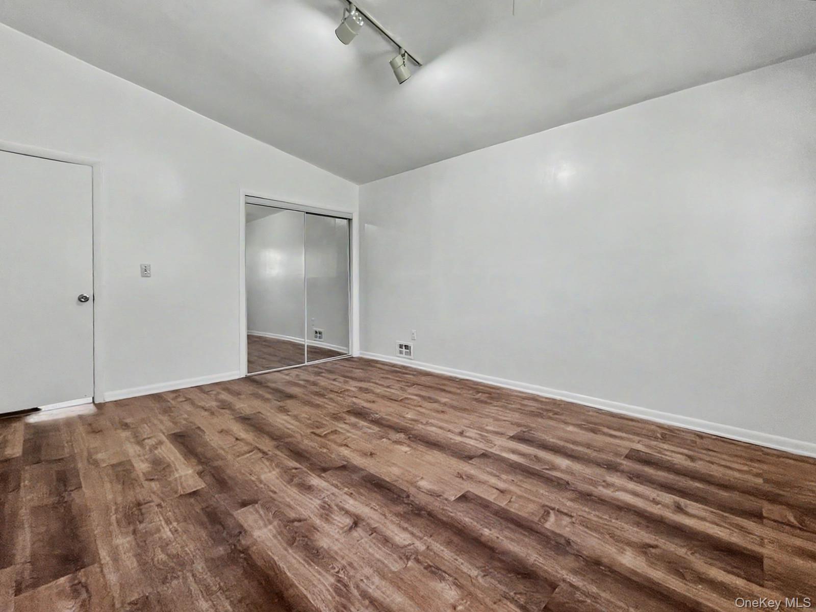 198 Lake Shore Drive E – For Sale photo 13
