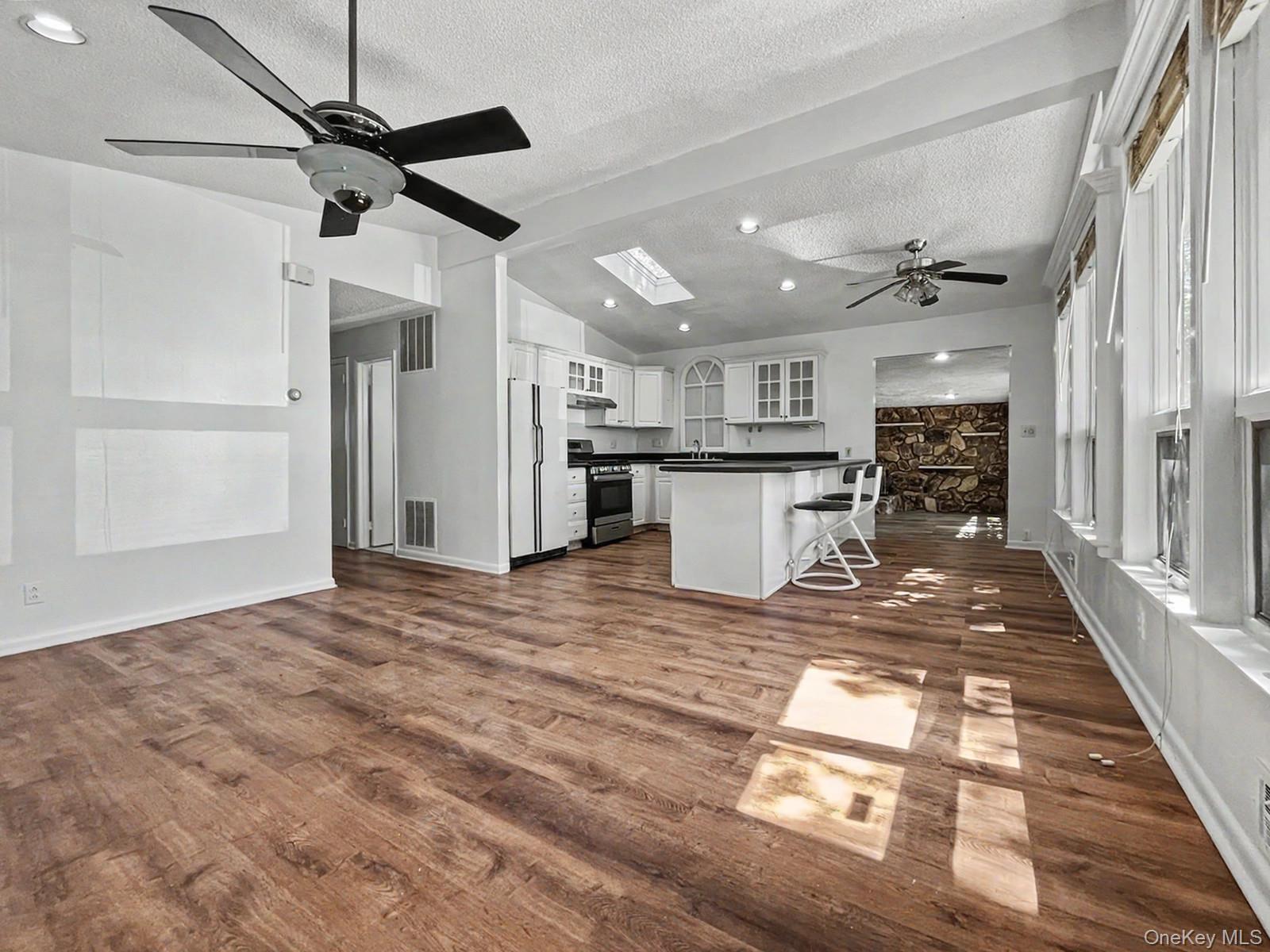 198 Lake Shore Drive E – For Sale photo 5