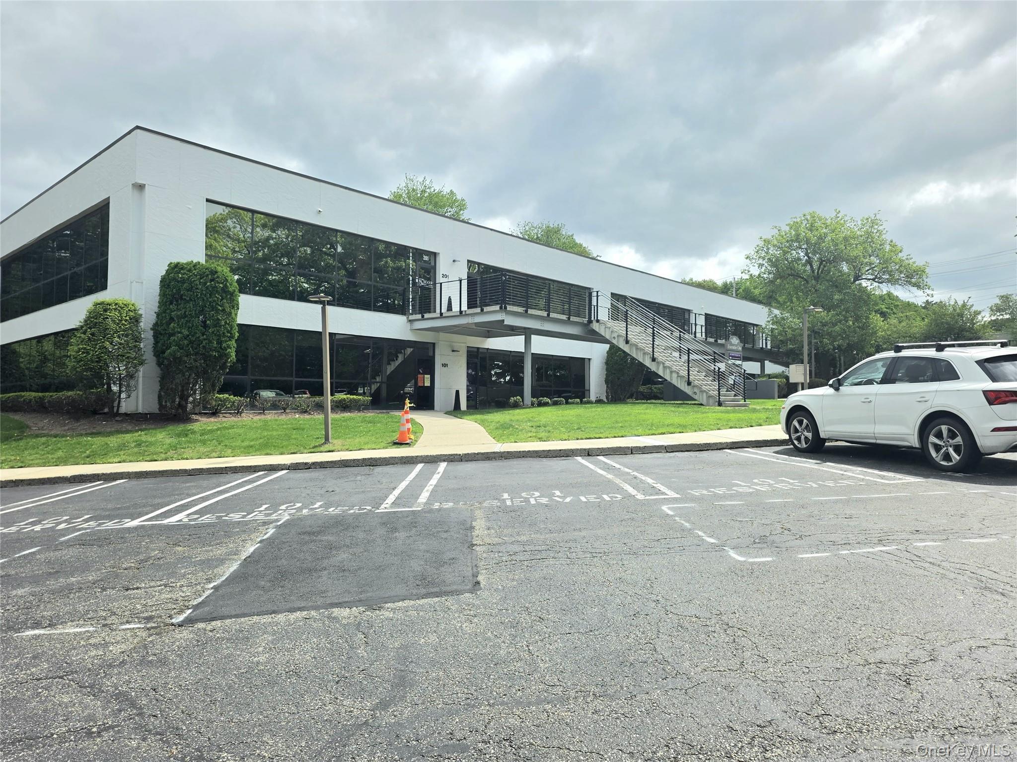 1 Executive Boulevard, Unit 105B photo 3