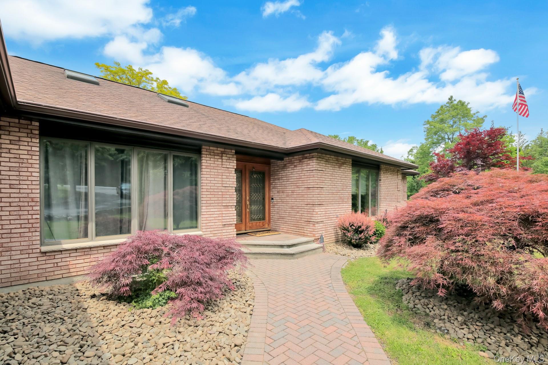 220 Oxford Road – For Sale photo 2