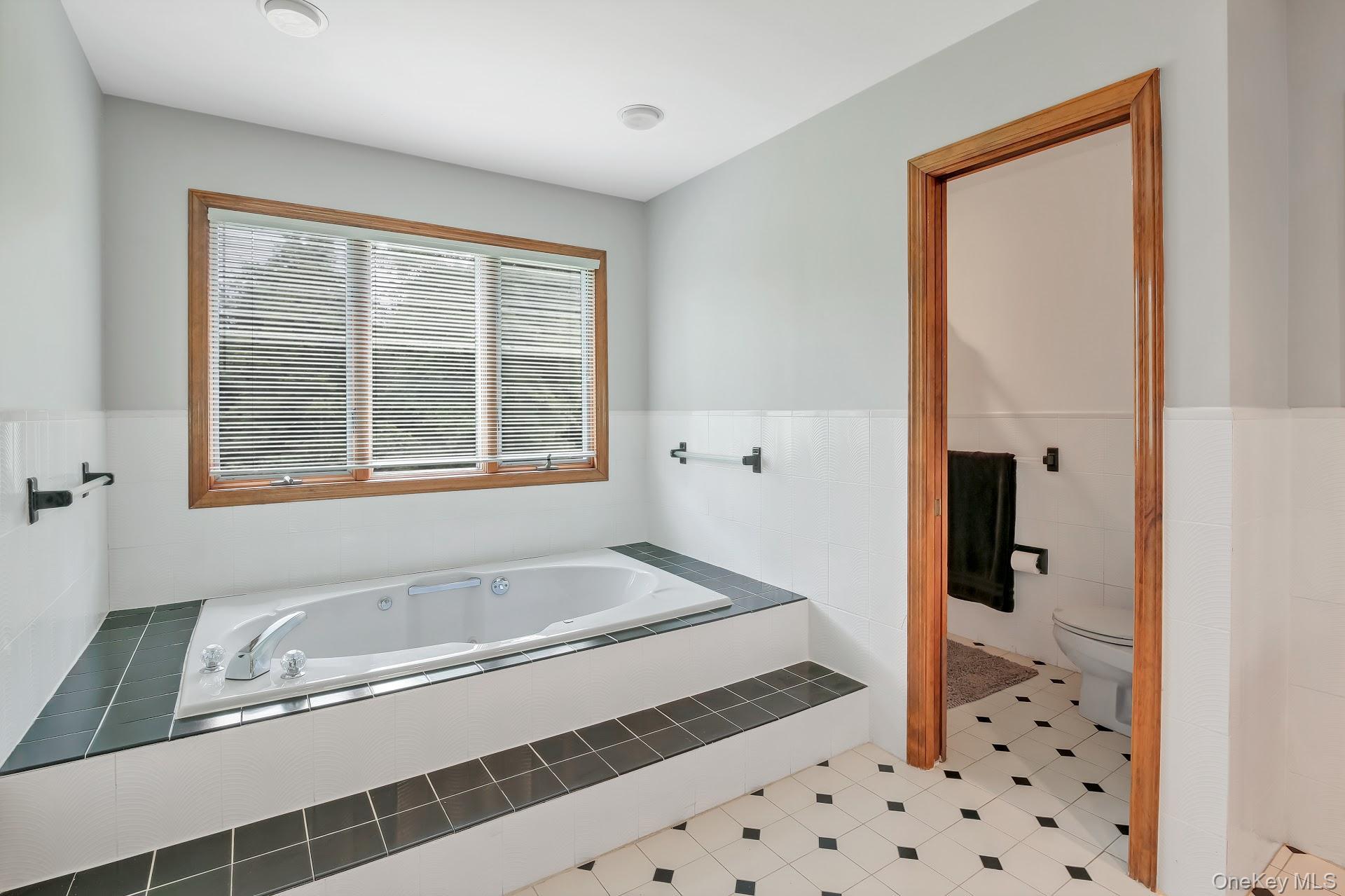 220 Oxford Road – For Sale photo 16