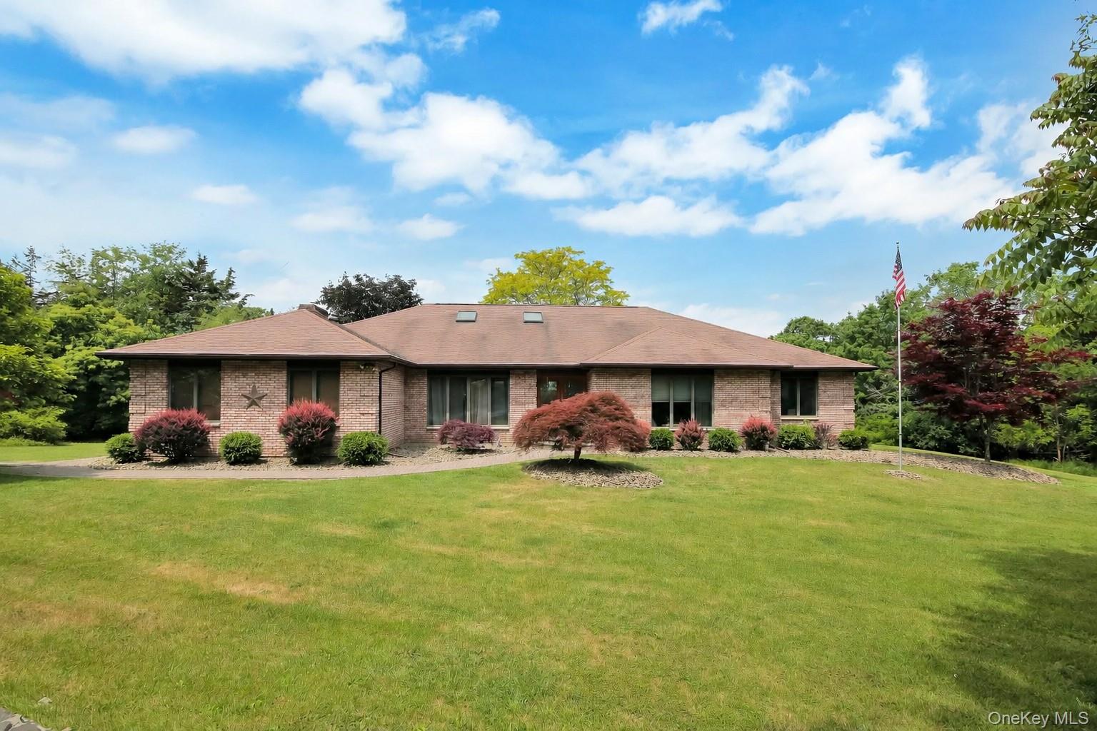 220 Oxford Road – For Sale