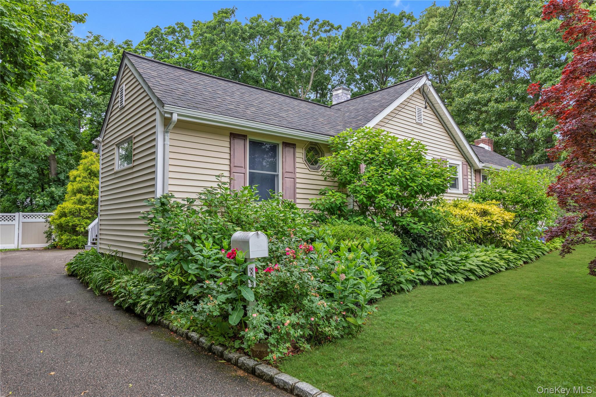 81 Union Avenue – For Sale photo 2