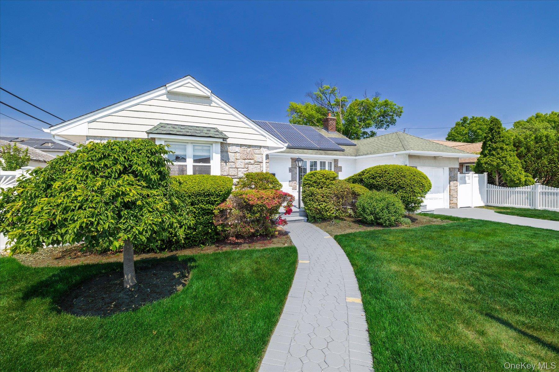 708 Lorentz Street – For Sale