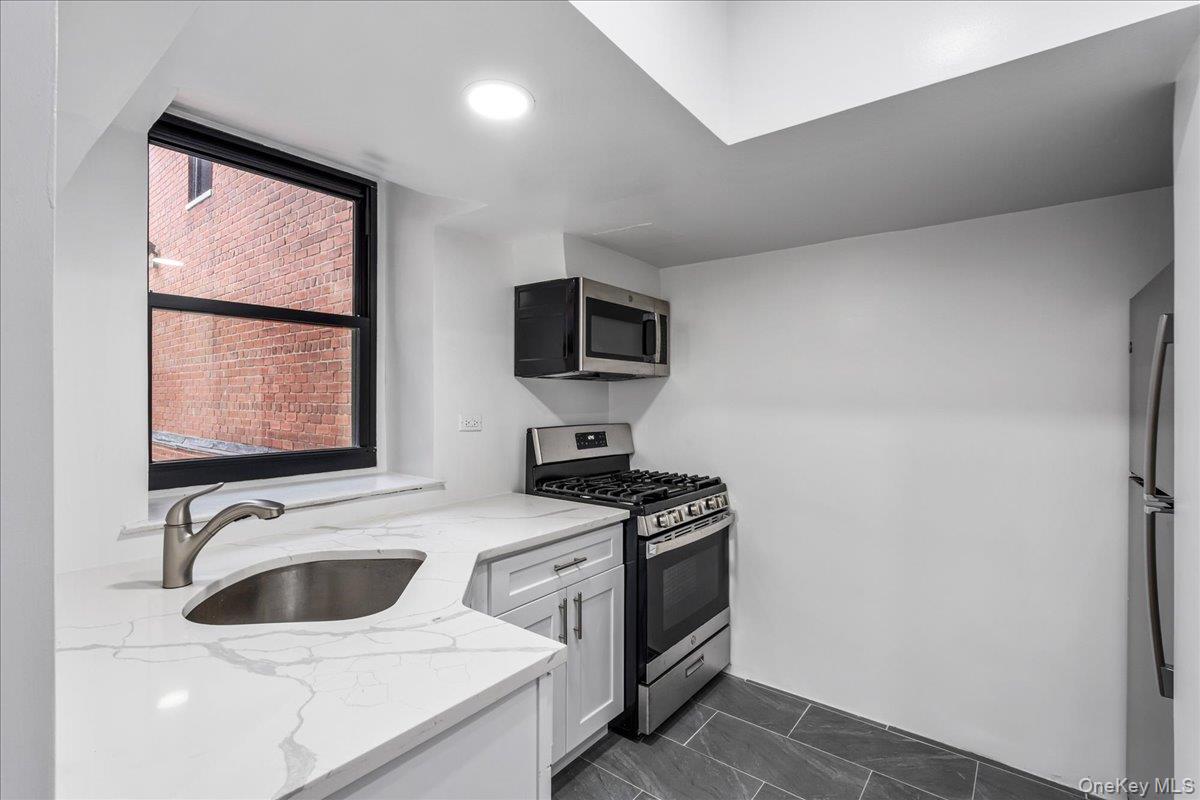 139-15 83rd Avenue, Unit B32 photo 14