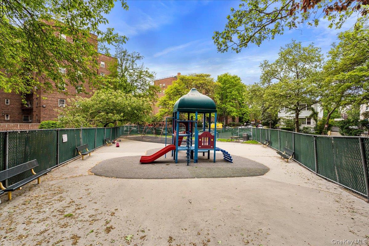 139-15 83rd Avenue, Unit B32 photo 18