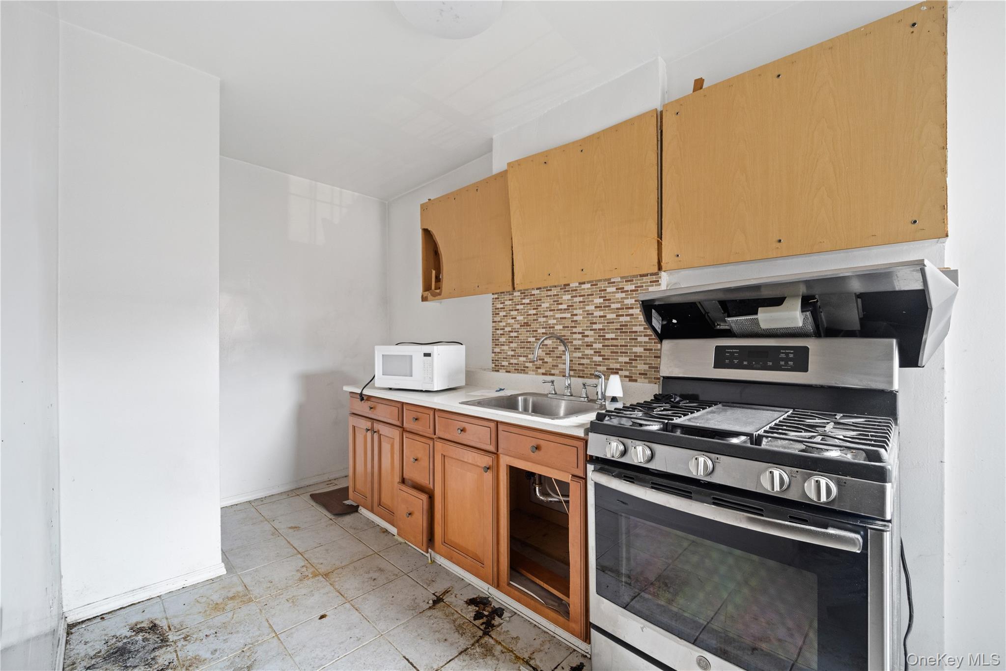 776 Bronx River Road, Unit B41 photo 9