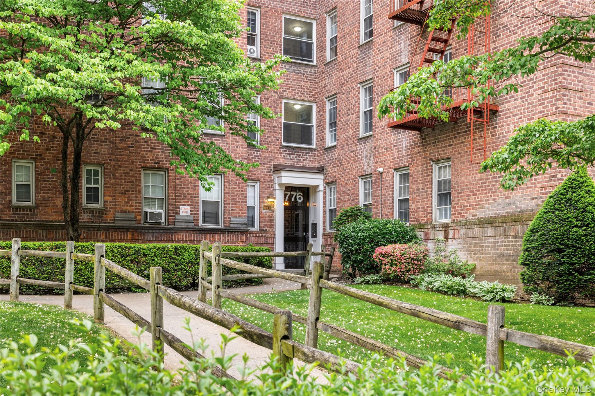 776 Bronx River Road, Unit B41
