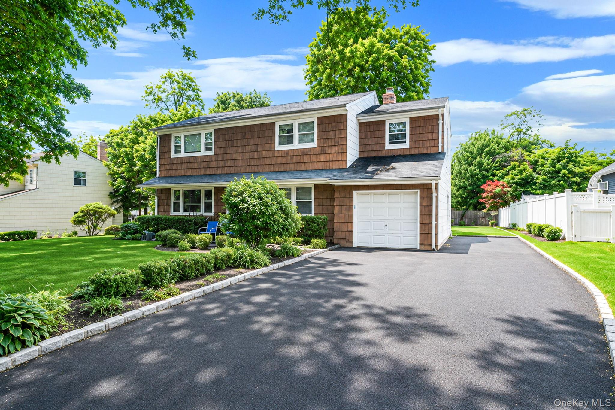 31 Crooked Hill Road – For Sale photo 2
