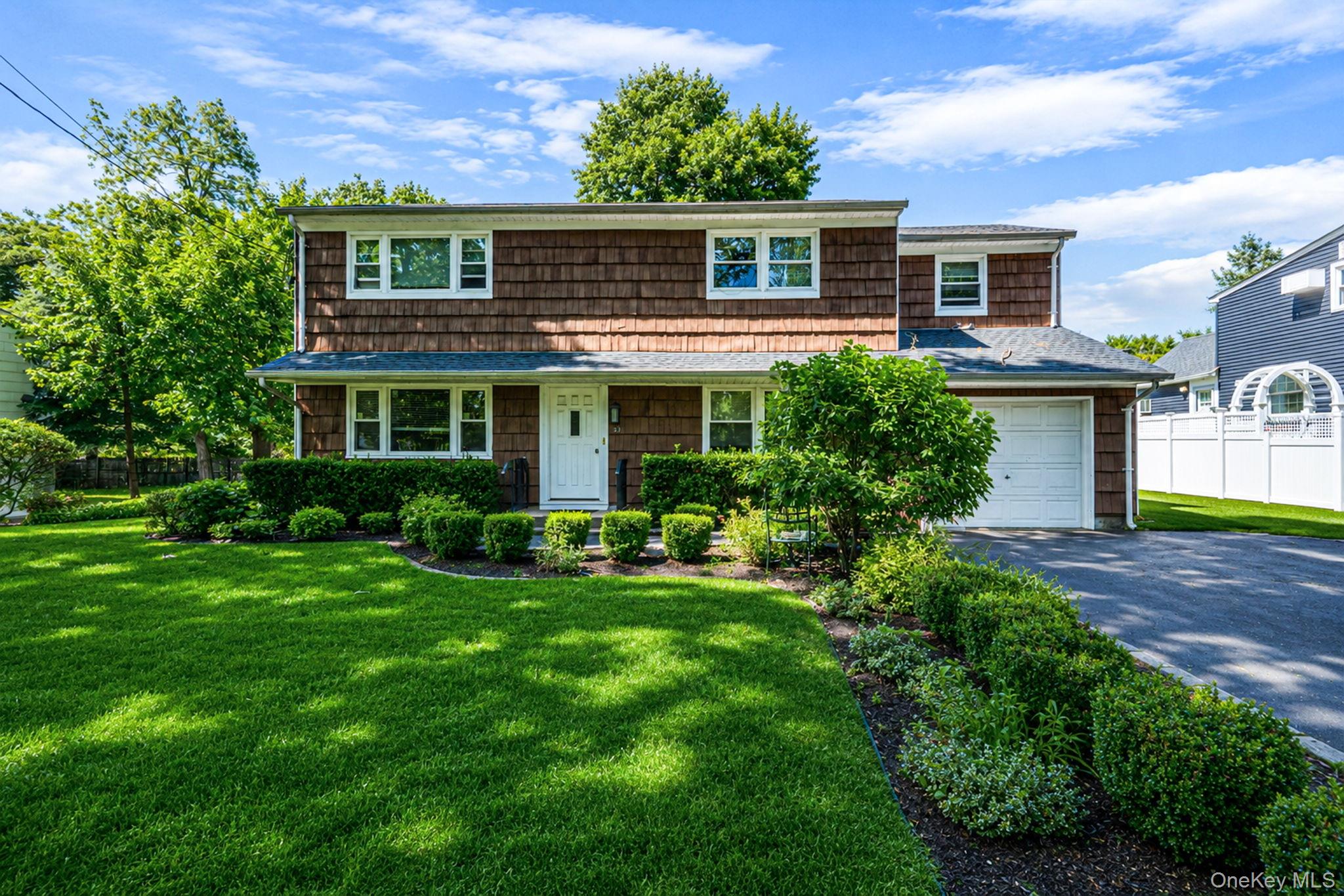 31 Crooked Hill Road – For Sale