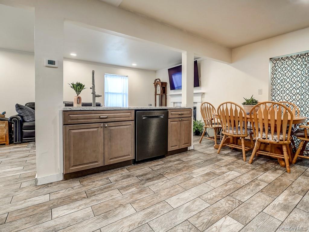 25 Village Cove – For Sale photo 14