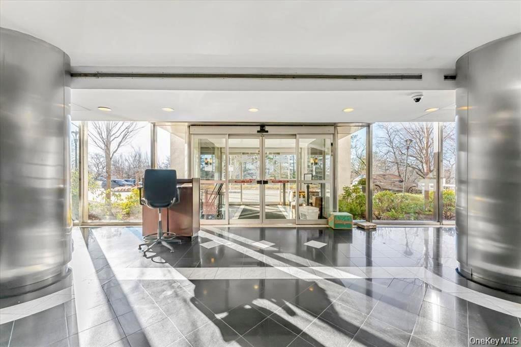 5900 Arlington Avenue, Unit 3X photo 3
