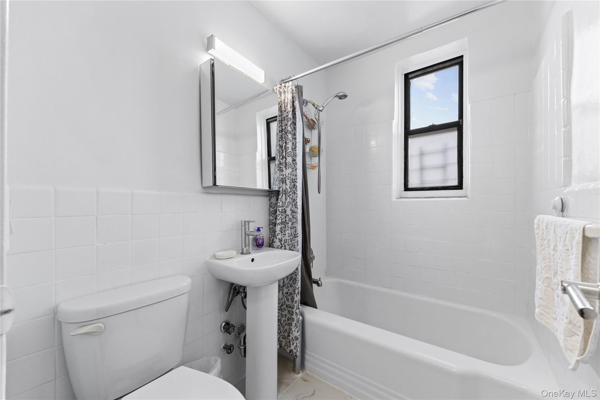2830 Briggs Avenue, Unit 4C photo 4