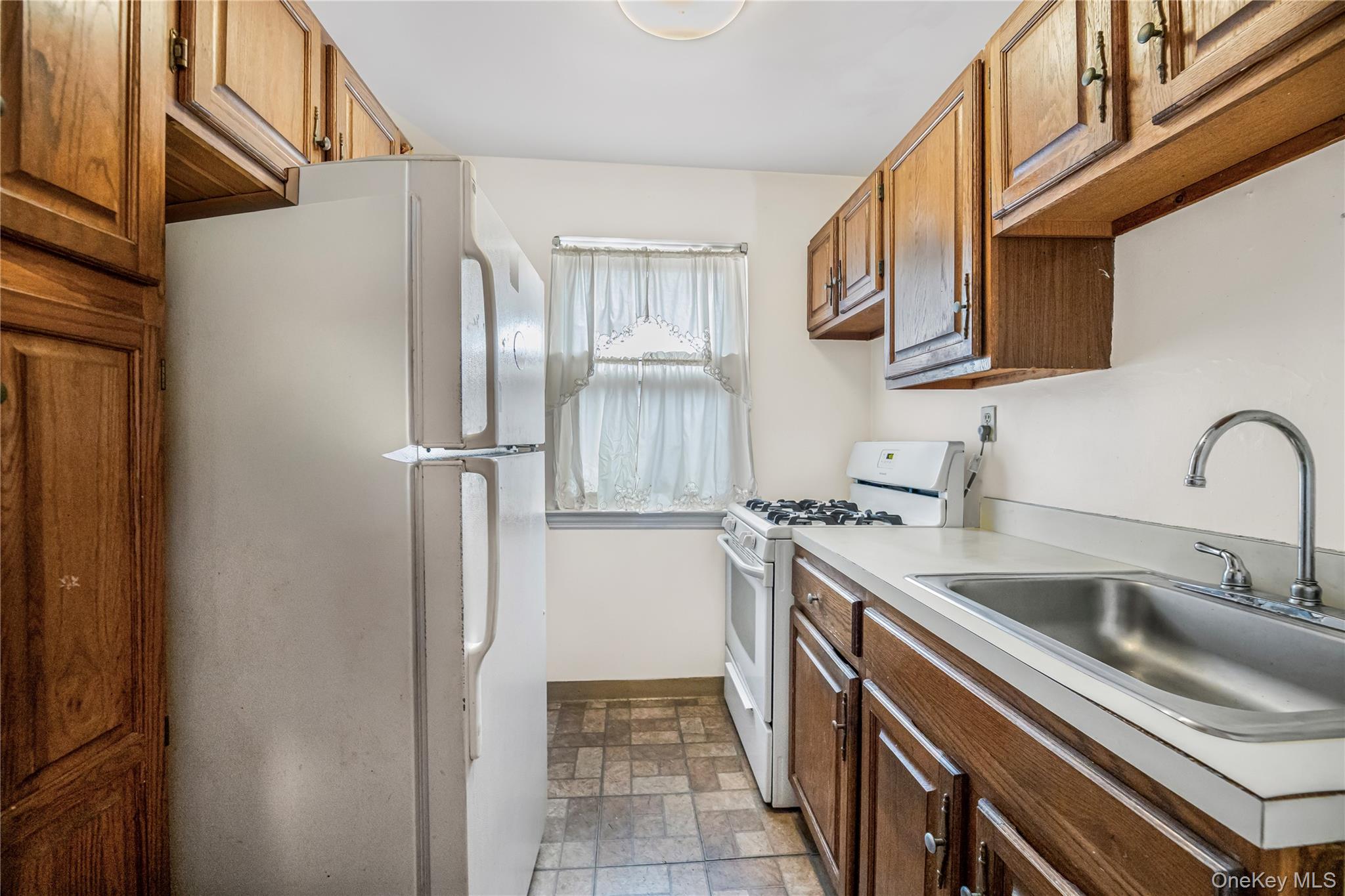 450 Pelham Road, Unit #2E photo 9