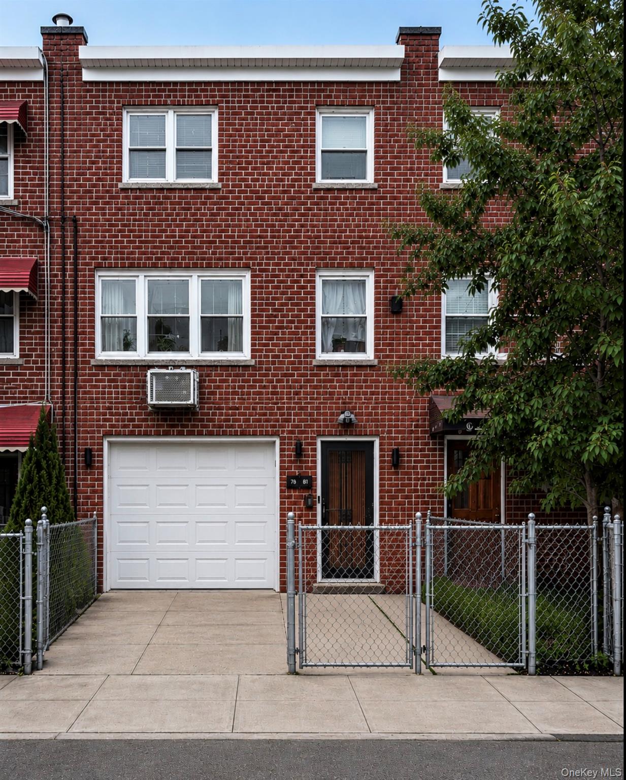 2733 Hone Avenue – For Sale
