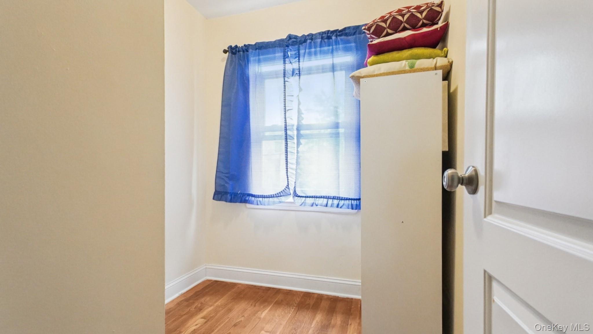 2733 Hone Avenue – For Sale photo 10