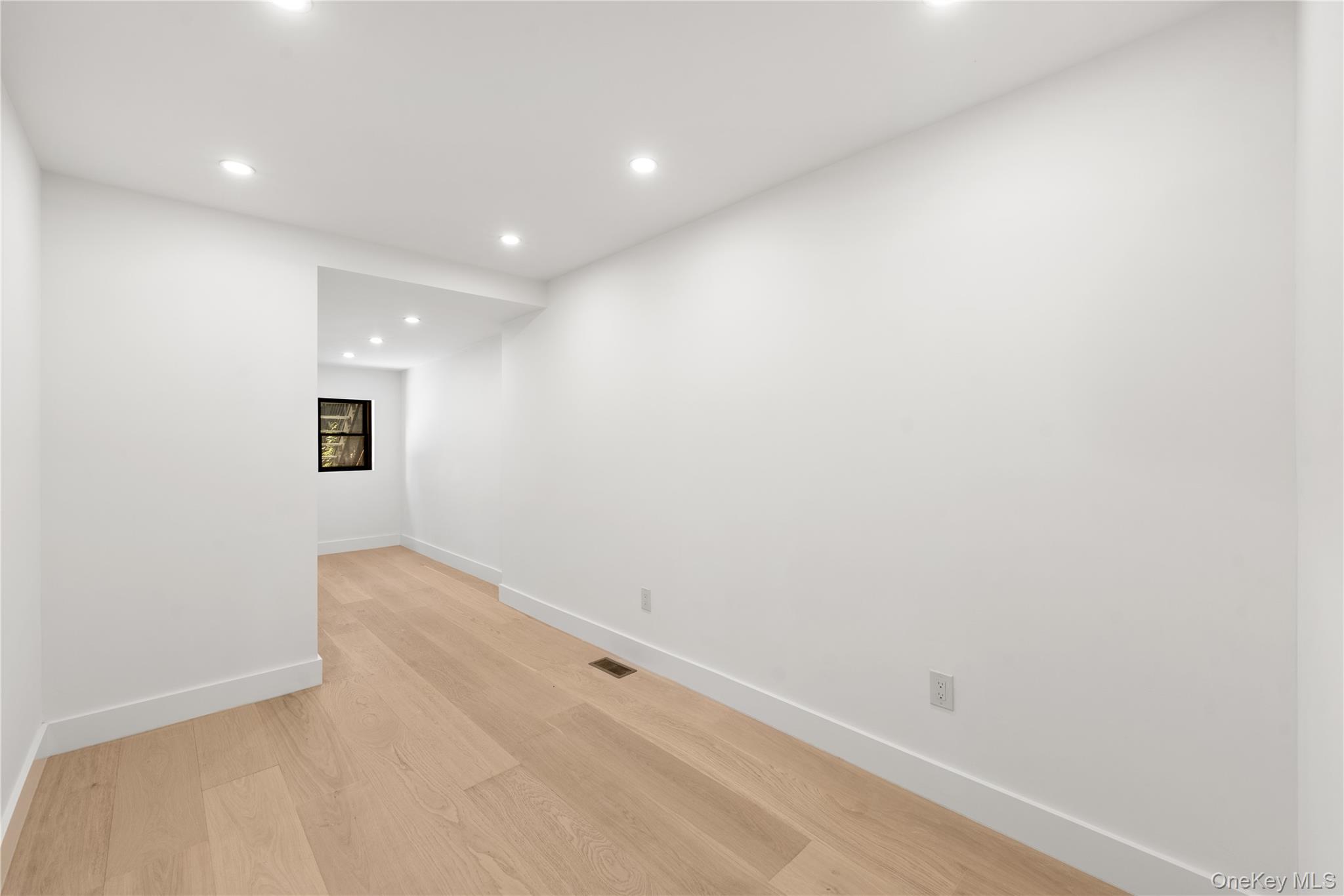 408 Bainbridge Street – For Sale photo 31