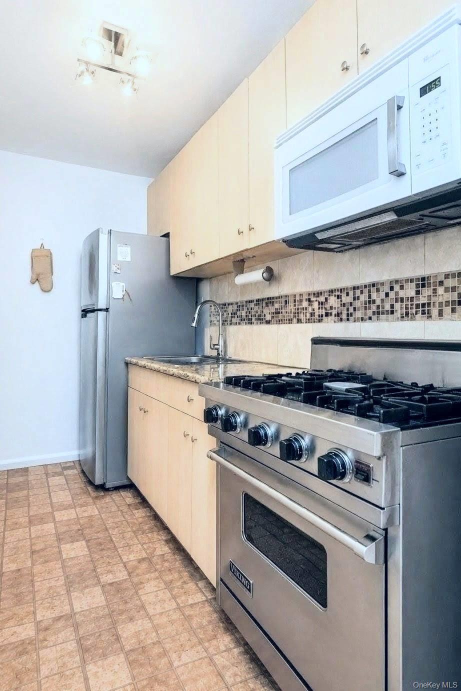 9511 Shore Road, Unit 112 photo 8