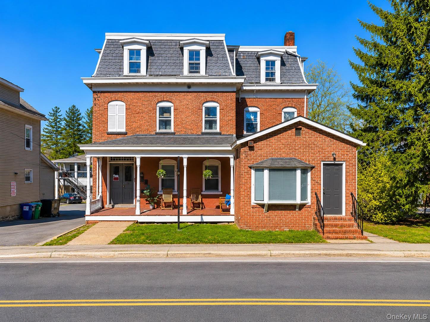 39 N Chestnut Street – For Sale