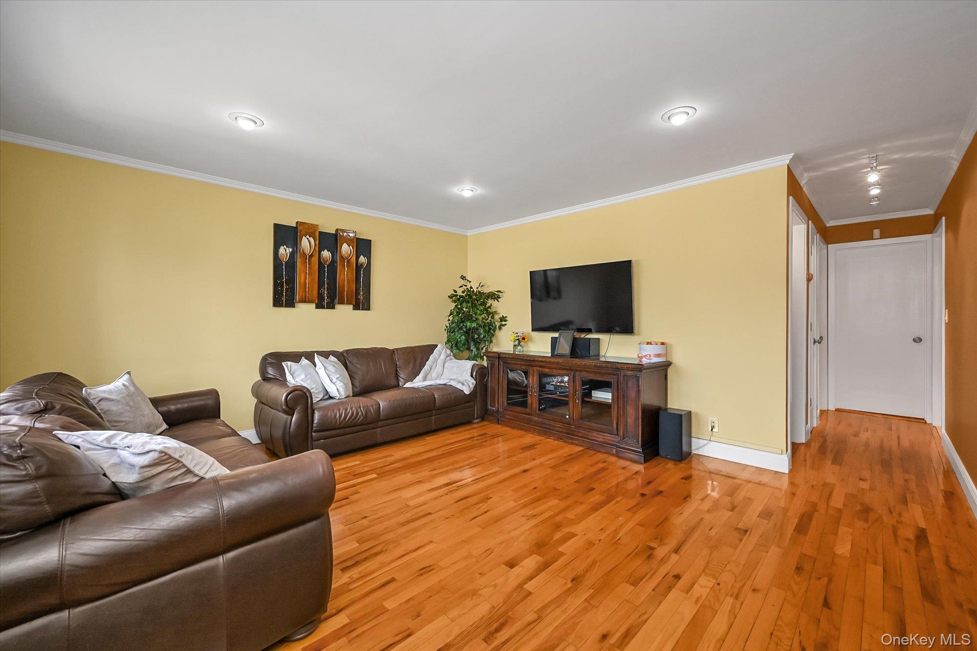 126 Roeckel Avenue – For Sale photo 3