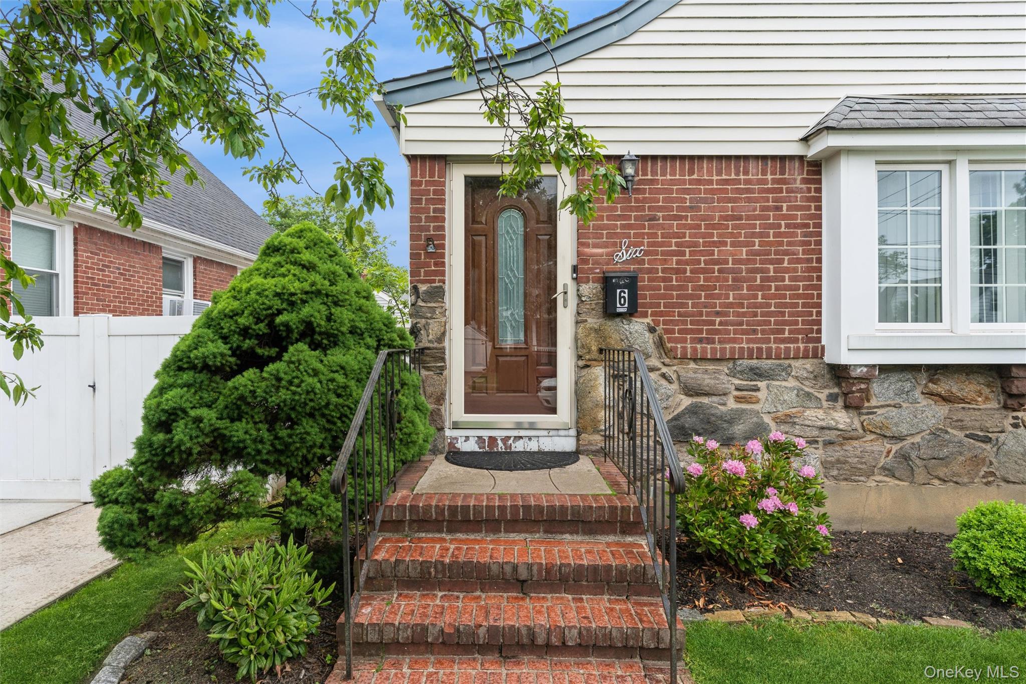 6 Jasper Street – For Sale photo 2