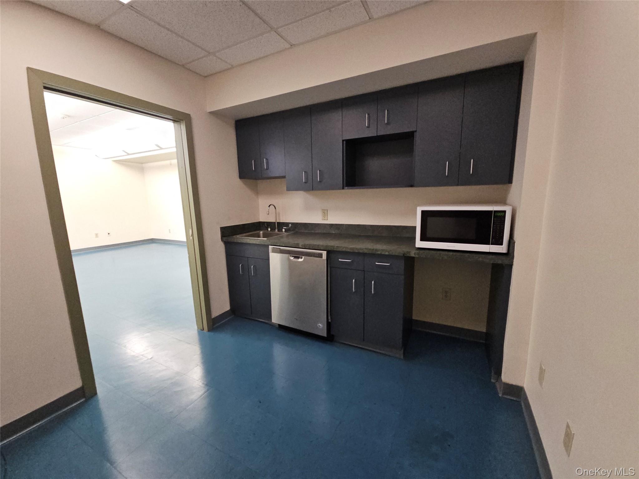 20 West Avenue – For Rent photo 6