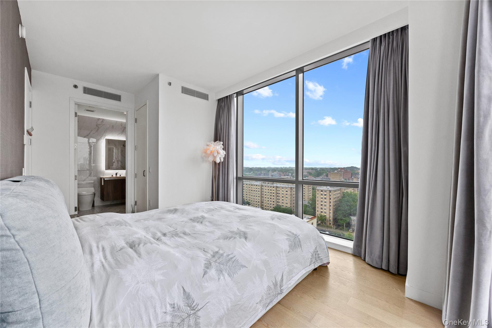 33-66 Farrington Street, Unit 13F photo 3