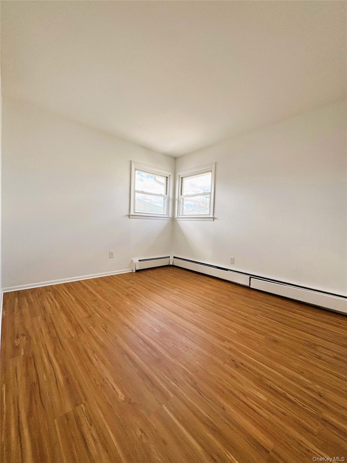 131 Roslyn Road, Unit 1st Floor photo 9