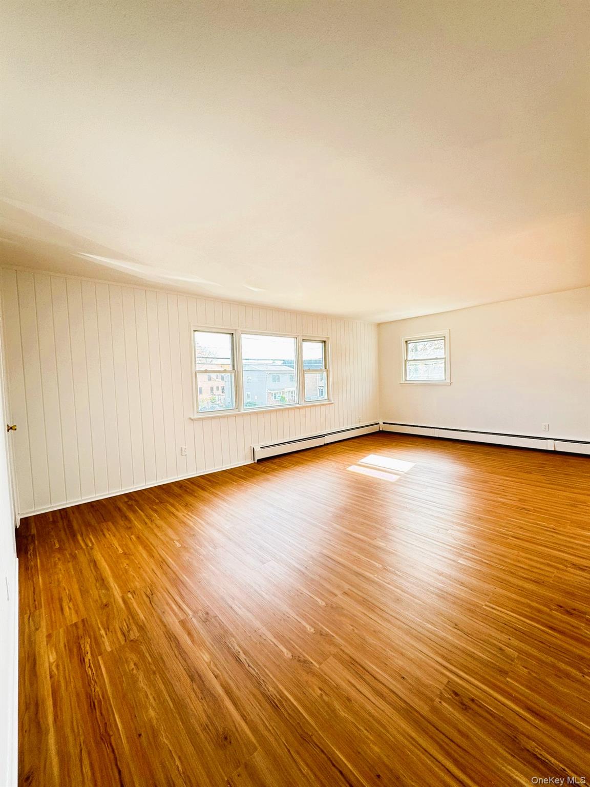 131 Roslyn Road, Unit 1st Floor photo 8