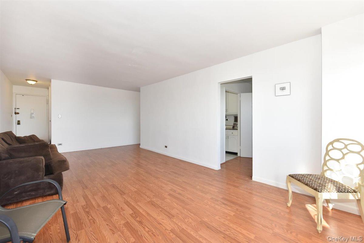 175-20 Wexford Terrace, Unit 16L photo 3