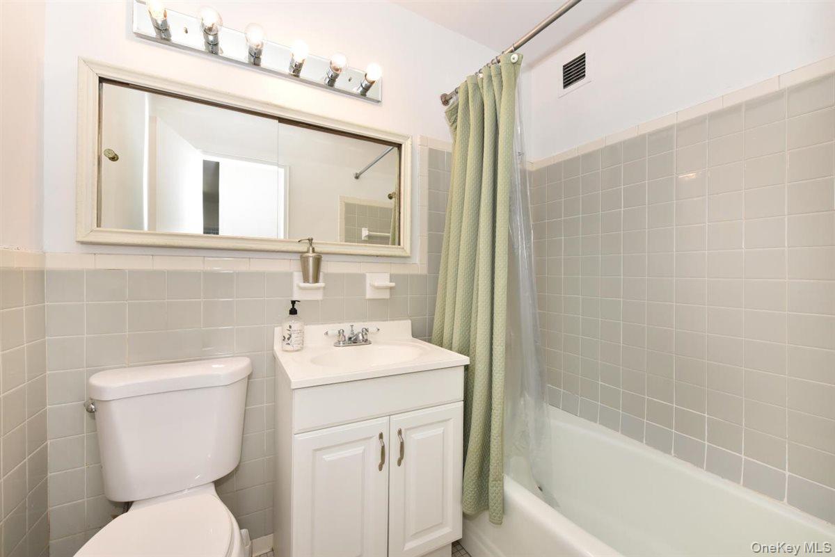 175-20 Wexford Terrace, Unit 16L photo 11